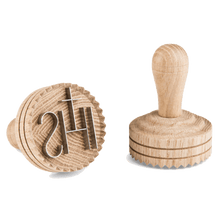Laden Sie das Bild in den Galerie-Viewer, Brotstempel aus Eichenholz - 25.stunden.BROT
