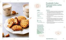 Laden Sie das Bild in den Galerie-Viewer, Kinder backen mit Christina (Christina Bauer, Buch) - 25.stunden.BROT