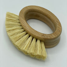Laden Sie das Bild in den Galerie-Viewer, Reinigungsbürste für Gärkorb (Bambus Ring)
