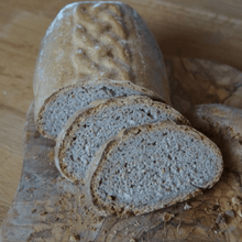 Laden Sie das Bild in den Galerie-Viewer, Gärkorb (Brotform, Simperl) länglich eckig mit Zopfmuster aus Holzschliff, 1 Kg, 24 x 12 cm - 25.stunden.BROT
