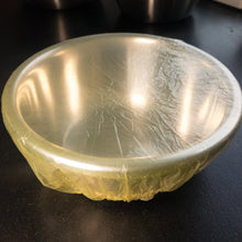 Laden Sie das Bild in den Galerie-Viewer, Plastikhauben bunt für Gärkorb/Simperl/Schüsseln und Teiggare, 6 Stück (in 3 Größen) - 25.stunden.BROT
