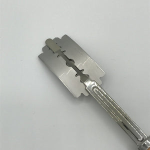 Teigritzer (Bäckermesser) Holz/Metall mit Rasierklingen - 25.stunden.BROT