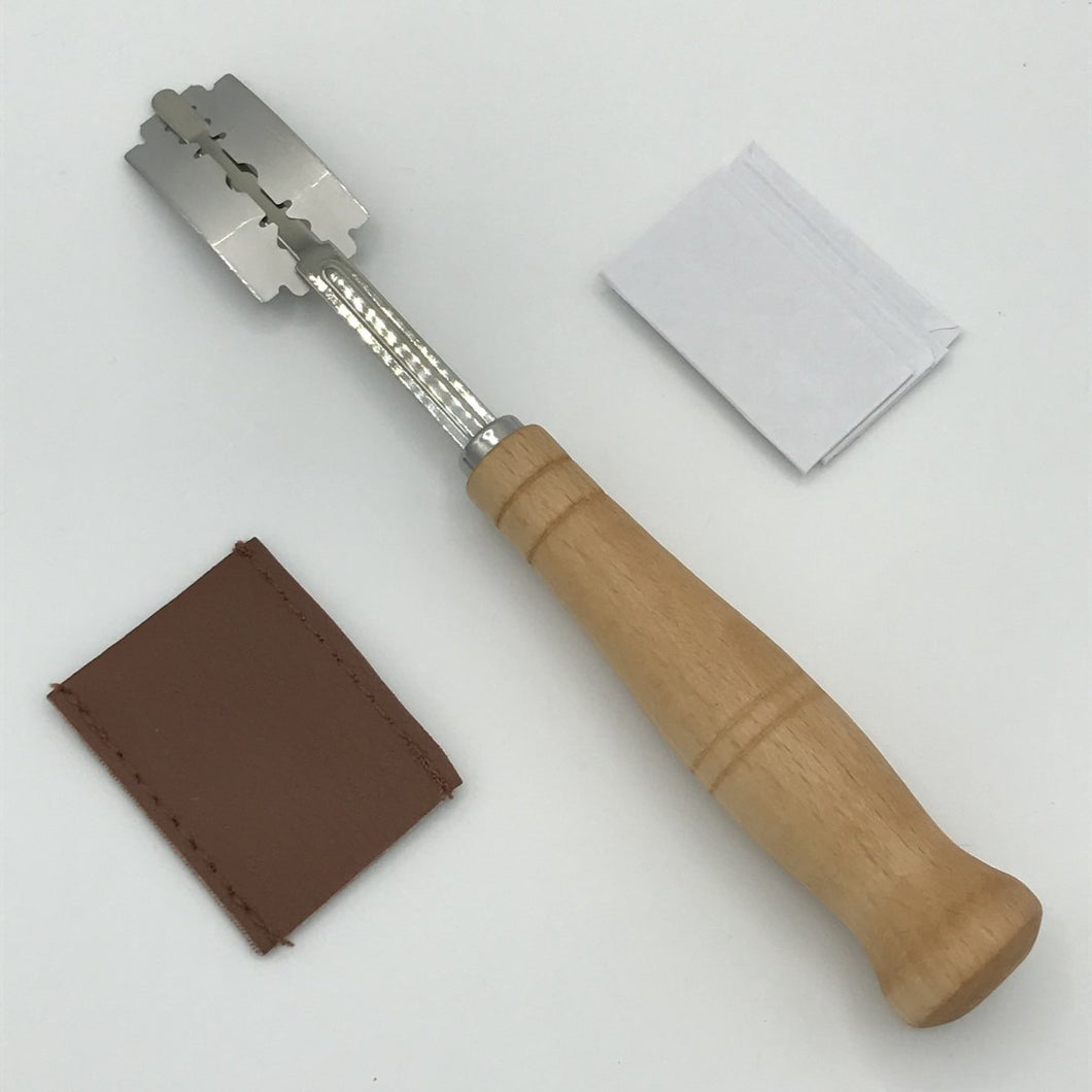 Teigritzer (Bäckermesser) Holz/Metall mit Rasierklingen - 25.stunden.BROT